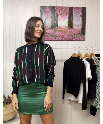 Falda corta verde satinada