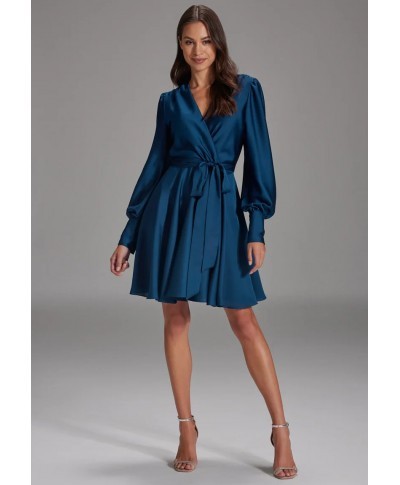Vestido azul con cinturón