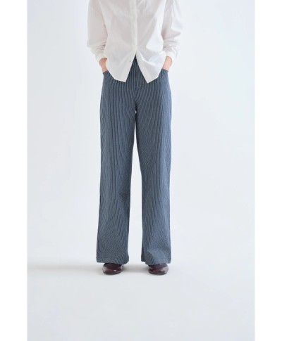 Pantalón vaquero con rayas azul y blanco