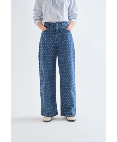 Pantalón vaquero con estampado de corazones