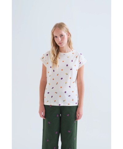 100% cotton T-shirt with vegetable print