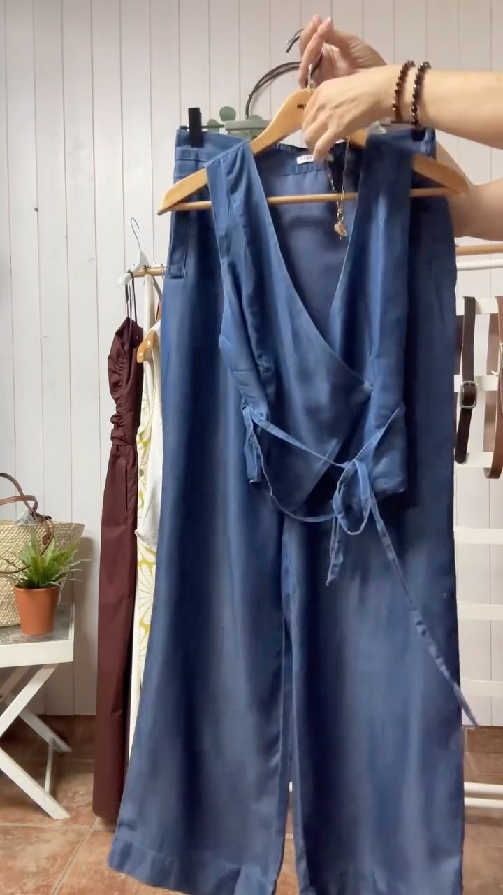 🤎 Empezamos por uno de mis favoritos…

Y seguimos con más novedades recién llegadas que ya están en tienda ✨

Vestidos, conjuntos y prendas fáciles de llevar, combinar y disfrutar este verano.

✨ ¿Cuál te ha gustado más?

💬 Déjame tu favorito en comentarios o escríbeme y te enseño más detalles.

📍SUN & MOON Zaragoza

#ModaZaragoza #Novedades #ModaMujer #LooksDeVerano #OutfitInspiration