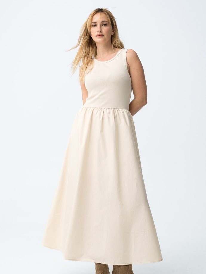 ✨ Vestidos que hacen el look solos 🤍

Cómodos, favorecedores y fáciles de llevar desde por la mañana hasta una cena de verano ☀️
De esos que te pruebas “por probar”… y ya no te quieres quitar 👀

¿Cuál es vuestro favorito? ✨

#vestidoslargos #modamujer #lookverano #novedades #zaragoza