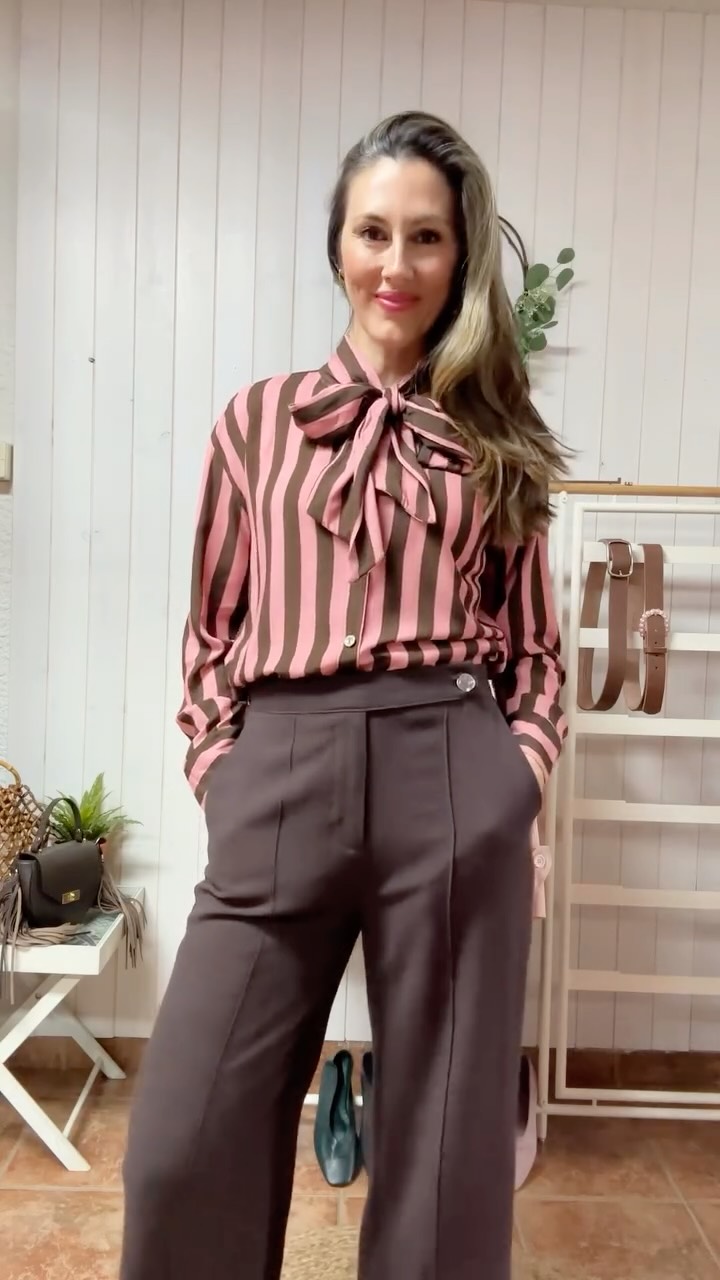 ✨ Looks fáciles, estilosos y perfectos para estos días ✨

Prendas cómodas que combinan entre sí y que te solucionan el “¿qué me pongo?” en segundos.Ideales para el día a día, para pasear, trabajar o salir a tomar algo 🌿

¿Cuál es tu favorito? 💬Te leo en comentarios 👇🏼

📍Sun & Moon Zaragoza#sunmoonzaragoza #tiendaderopazaragoza #modamujer #looksdiarios #outfitinspo