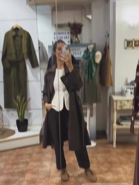 4 LOOKS DE NUEVA TEMPORADA 🤎✨

De esos que te solucionan el “¿qué me pongo?” sin complicarte demasiado.

🤍 Detalles especiales
🤎 Tonos de temporada
👖 Denim que sienta genial
✨ Prendas fáciles de combinar

Ahora quiero saber el vuestro…
¿LOOK 1, 2, 3 o 4? 👇🏼

📍 Sun & Moon · Zaragoza
Nueva colección ya en tienda.

#SunAndMoonZaragoza #ModaZaragoza #TiendasZaragoza #ModaMujer #NuevaTemporada